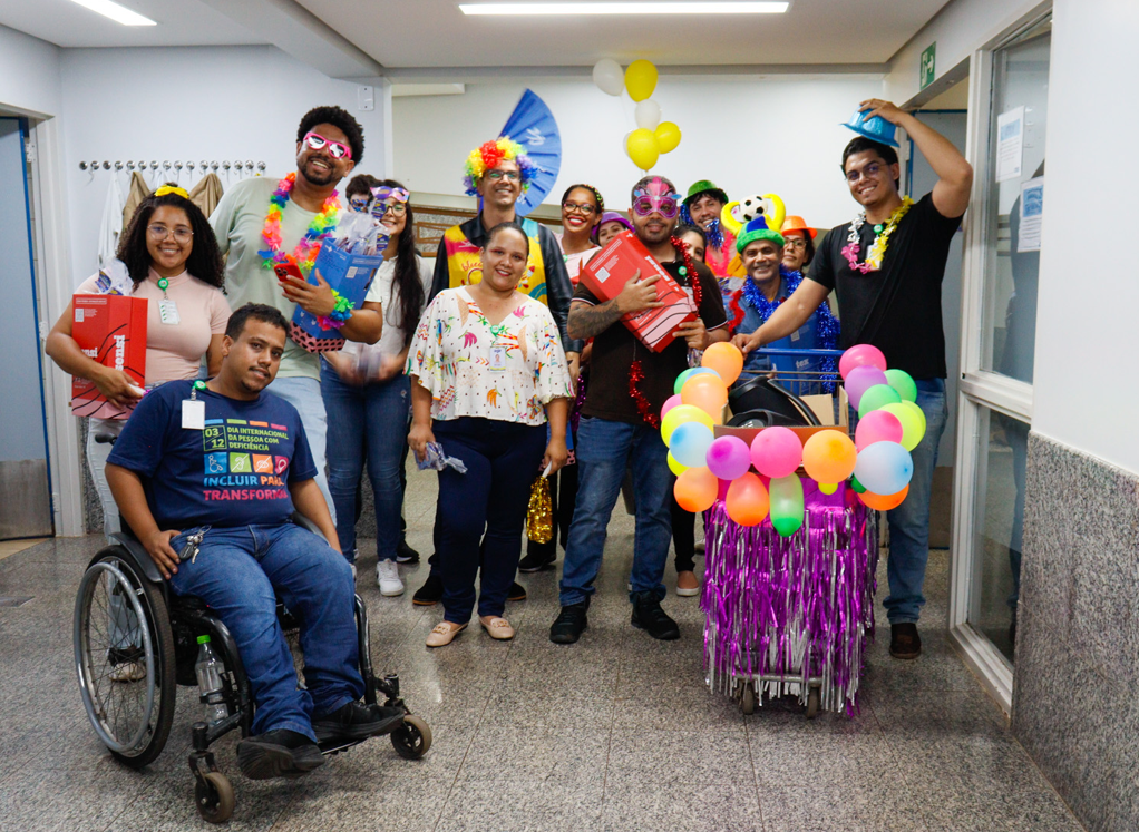 crer-entra-no-ritmo-do-carnaval-levando-alegria-e-informacao-para-pacientes-e-colaboradores